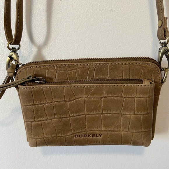 Burkely Small Croc Print Tan Leather Crossbody GUC - Picture 3 of 6
